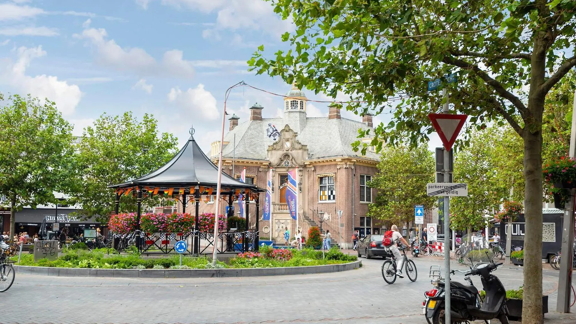 Feriehus Villa Harry With Private Parking Zandvoort Holland