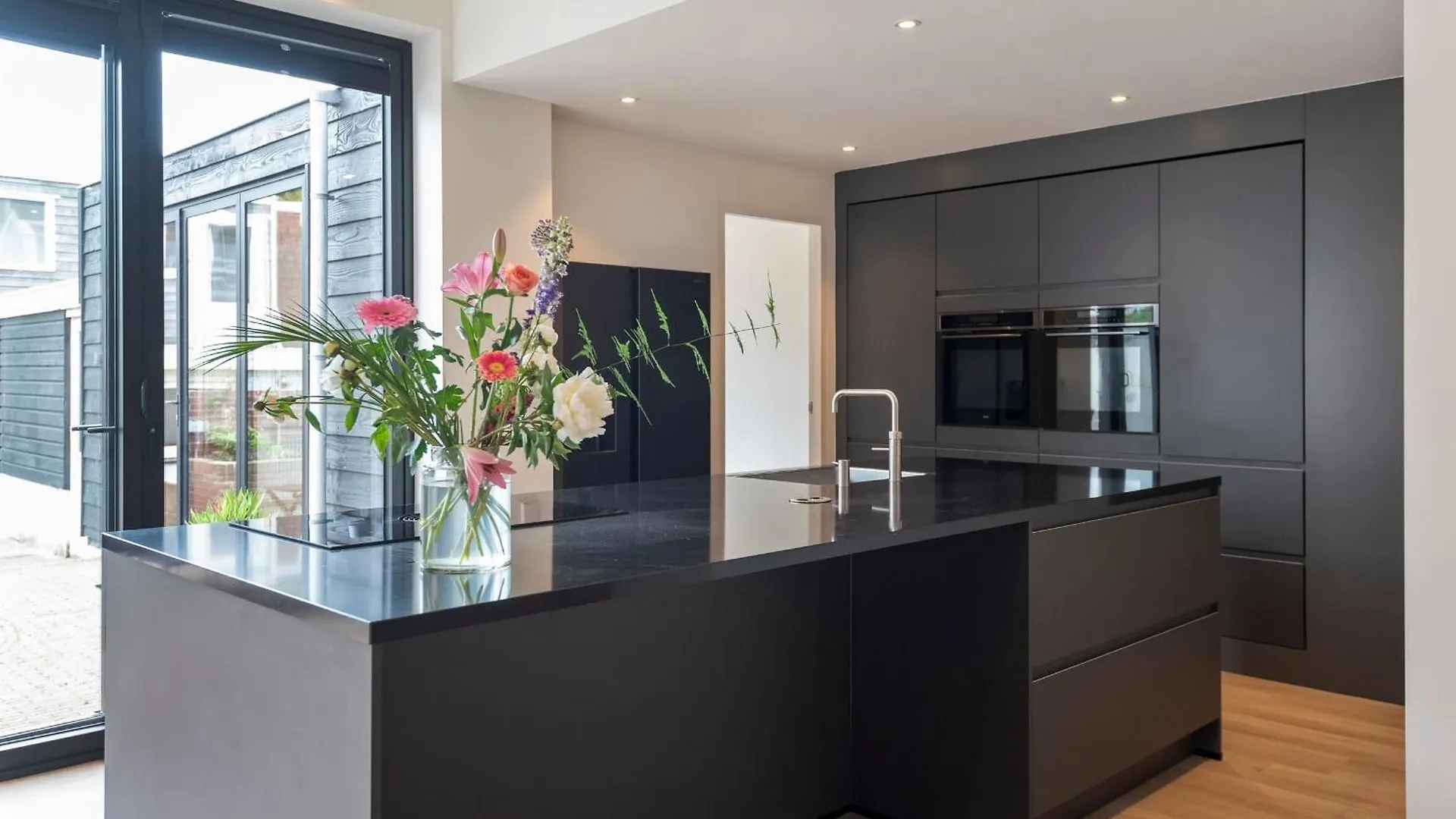 Villa Harry With Private Parking Zandvoort 0*,